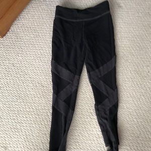 Black and grey leggings very think and cozy